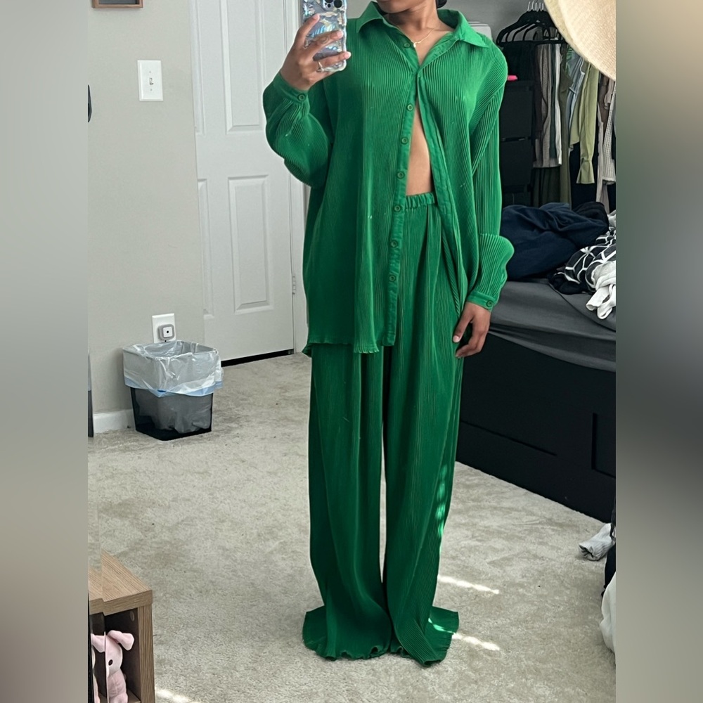 Green. Fashion nova. Small